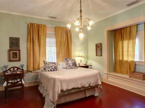 4726  Victor Street , Dallas Texas 75246