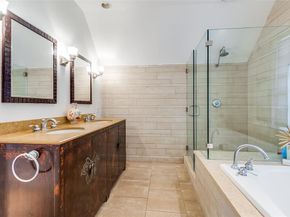 1142 N Winnetka Avenue , Dallas Texas 75208