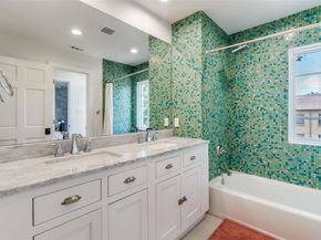 1142 N Winnetka Avenue , Dallas Texas 75208