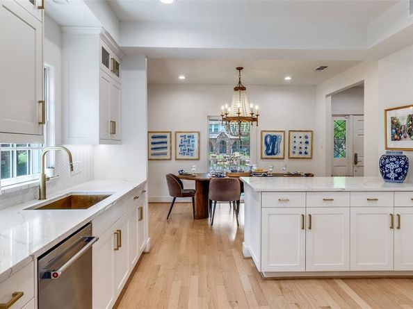 1142 N Winnetka Avenue , Dallas Texas 75208