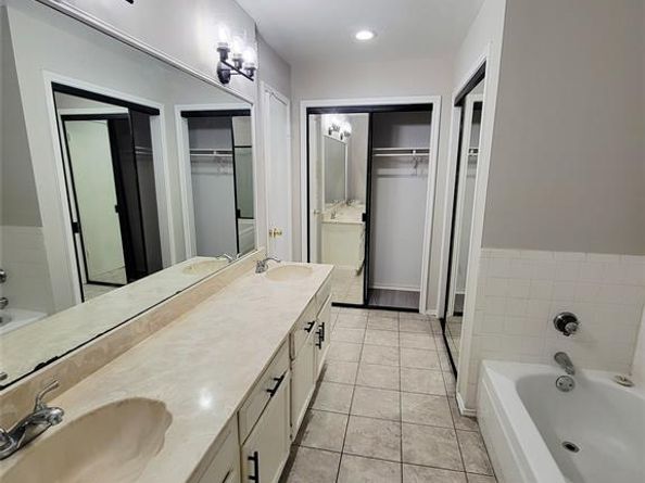 5901  Lake Hubbard Parkway  166, Garland Texas 75043