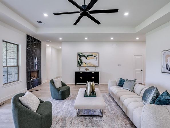 1601  Sea Breeze Court , Azle Texas 76020