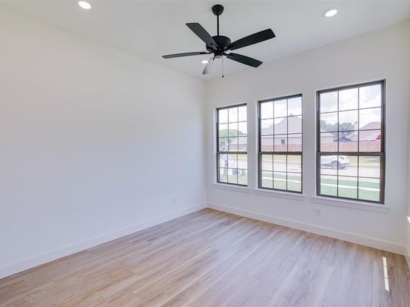 1601  Sea Breeze Court , Azle Texas 76020