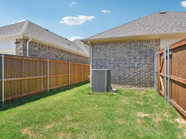 1418  Broadview Drive , Garland Texas 75042