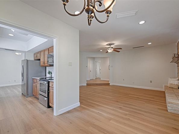 2708  Heather Glen Court , Carrollton Texas 75006