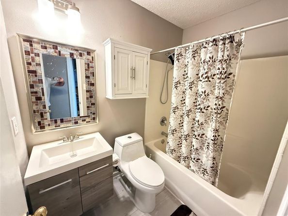 910  Anvil Creek Drive , Arlington Texas 76001