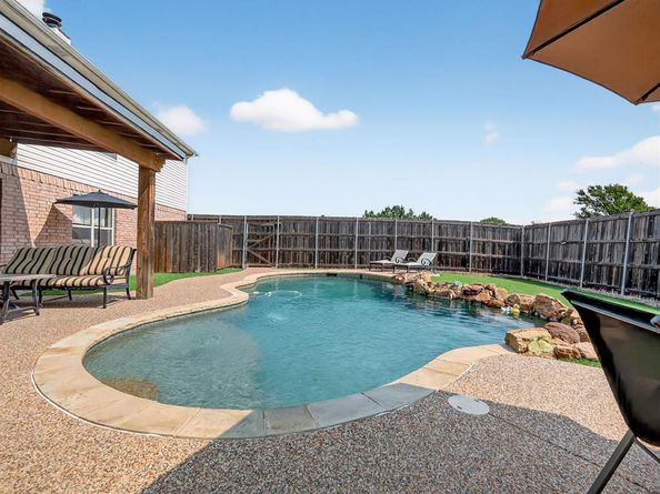 2052  Diamond Ridge Drive , Carrollton Texas 75010