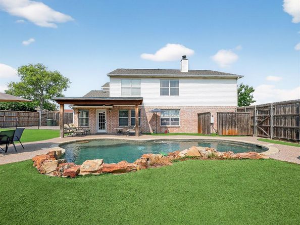 2052  Diamond Ridge Drive , Carrollton Texas 75010