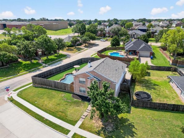 2052  Diamond Ridge Drive , Carrollton Texas 75010