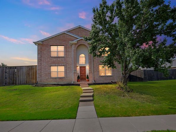 2052  Diamond Ridge Drive , Carrollton Texas 75010