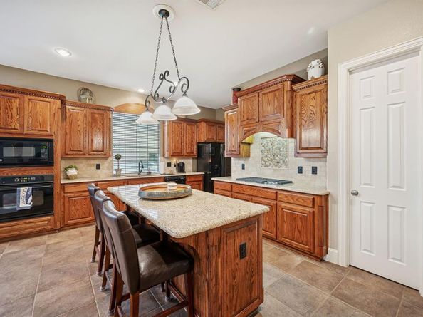 9121  Crockett Drive , Lantana Texas 76226