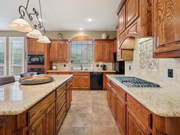 9121  Crockett Drive , Argyle Texas 76226