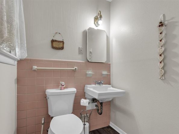 1924  Las Cruces Lane , Dallas Texas 75217