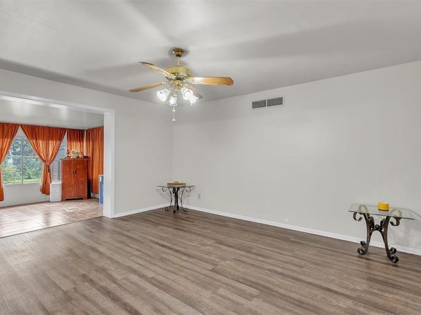 1924  Las Cruces Lane , Dallas Texas 75217