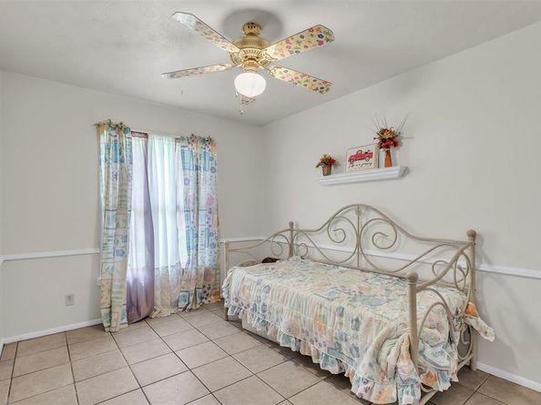 1924  Las Cruces Lane , Dallas Texas 75217