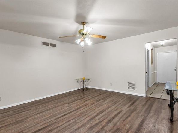 1924  Las Cruces Lane , Dallas Texas 75217