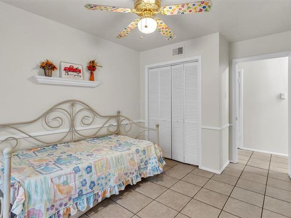 1924  Las Cruces Lane , Dallas Texas 75217