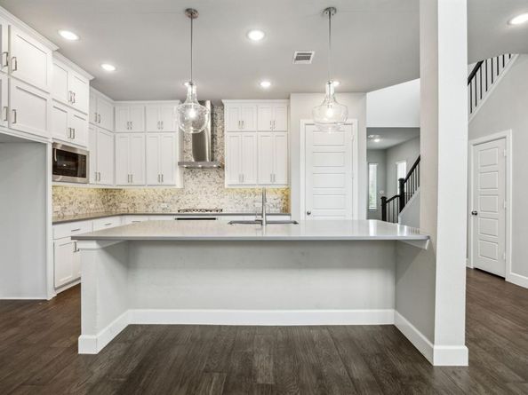 2070  White Grove Drive , Dallas Texas 75228