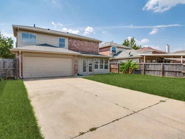 2261  Bresee Drive , Carrollton Texas 75010