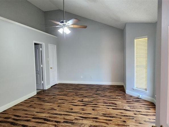 2261  Bresee Drive , Carrollton Texas 75010