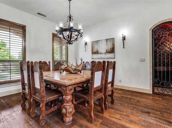 2606  Queen Elizabeth Boulevard , Lewisville Texas 75056