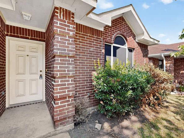 2833  Saint Croix Avenue , Lancaster Texas 75146
