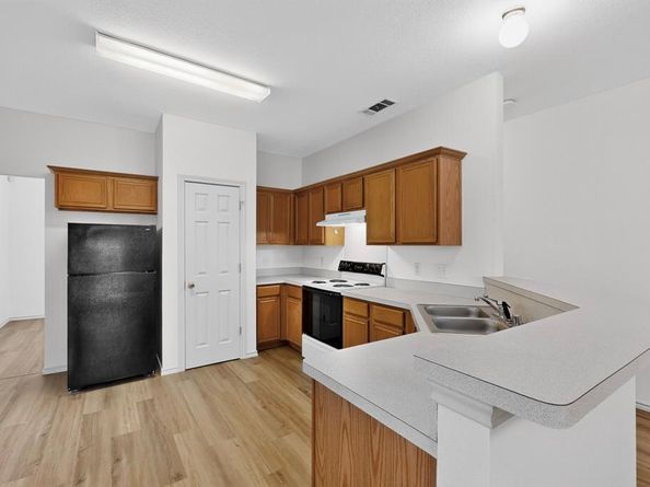 2833  Saint Croix Avenue , Lancaster Texas 75146