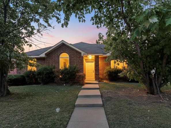 2833  Saint Croix Avenue , Lancaster Texas 75146