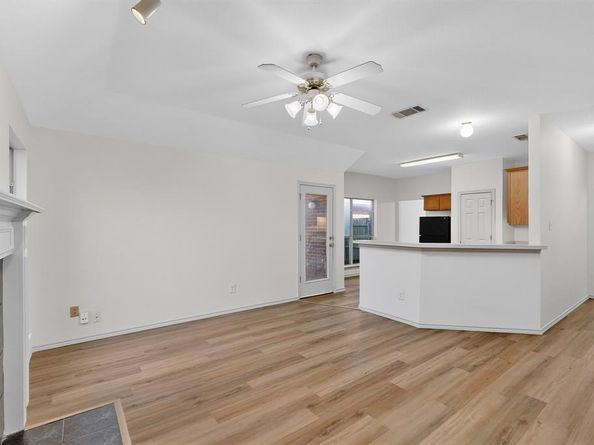 2833  Saint Croix Avenue , Lancaster Texas 75146