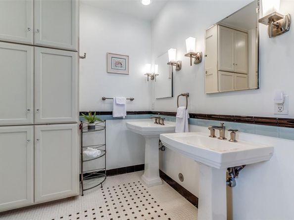 5623  McCommas Boulevard , Dallas Texas 75206