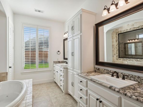 7621  Blackhall  , The Colony Texas 75056