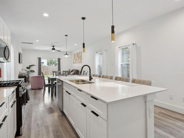 2608  Birmingham Avenue , Dallas Texas 75215