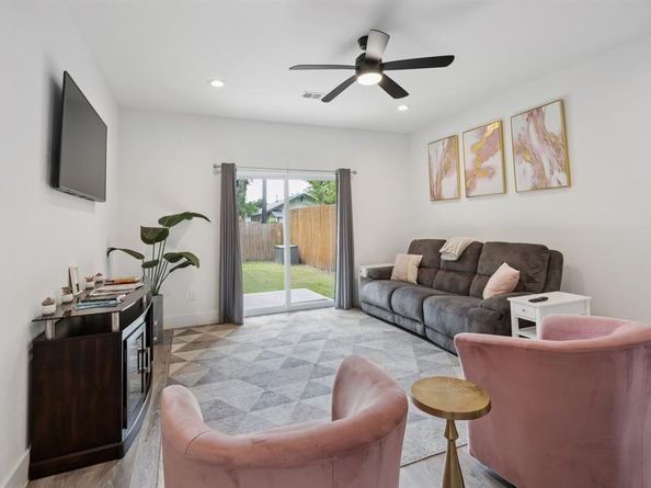 2608  Birmingham Avenue , Dallas Texas 75215