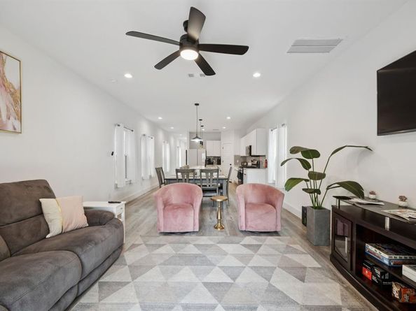 2608  Birmingham Avenue , Dallas Texas 75215
