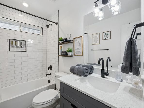 2608  Birmingham Avenue , Dallas Texas 75215