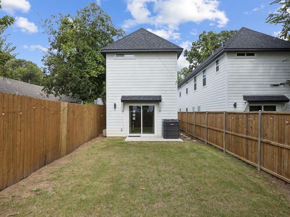 2608  Birmingham Avenue , Dallas Texas 75215