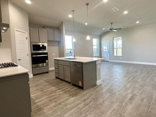 2513  GOLDFINCH Drive , Denton Texas 76205