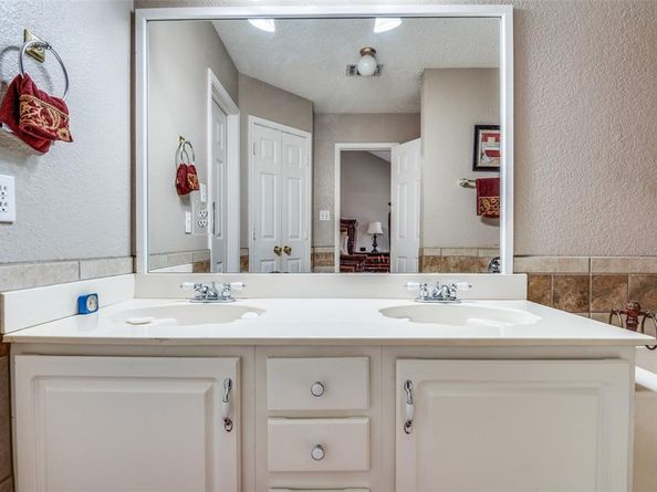 2105  Post Wood Lane , Arlington Texas 76018