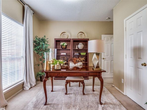 2105  Post Wood Lane , Arlington Texas 76018