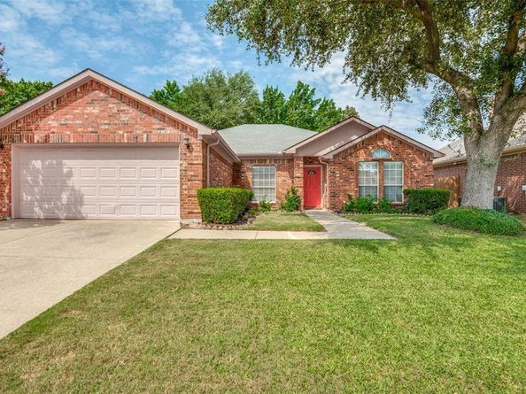 2105  Post Wood Lane , Arlington Texas 76018