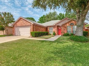 2105  Post Wood Lane , Arlington Texas 76018