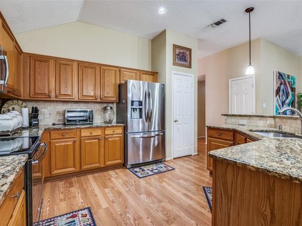 2105  Post Wood Lane , Arlington Texas 76018