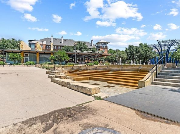 6011  Laurel Lane , Addison Texas 75001