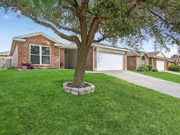 2737  Briscoe Drive , Fort Worth Texas 76108
