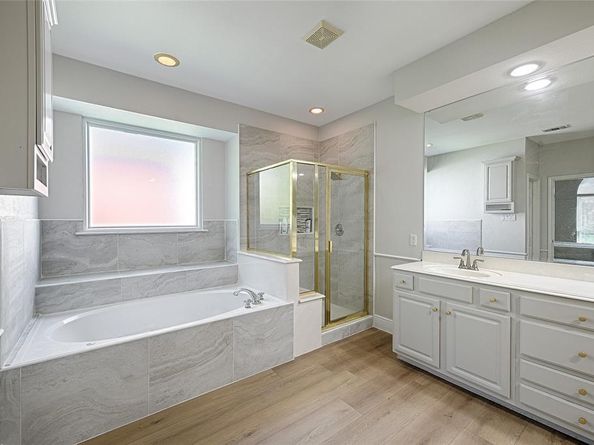2037  Usa Drive , Plano Texas 75025