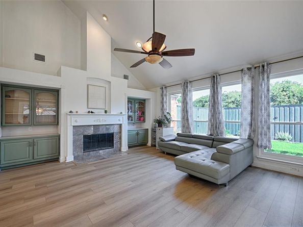 2037  Usa Drive , Plano Texas 75025