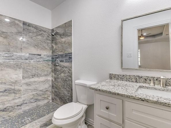 1830  Fernwood Avenue , Dallas Texas 75216