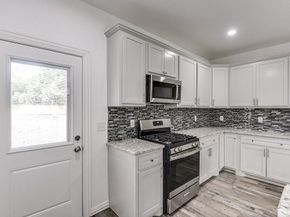 1830  Fernwood Avenue , Dallas Texas 75216