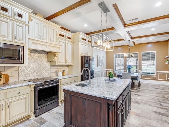 7101  Bridges Avenue , Richland Hills Texas 76118