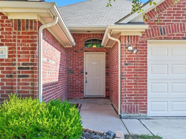 1268  Mountain Air Trail , Fort Worth Texas 76131